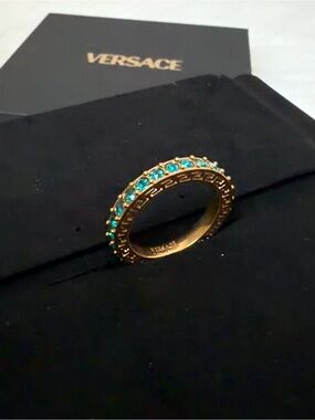 NEW✨Versace Gold Greca Green Crystal Eternity Band Promise Ring | Size 5.5